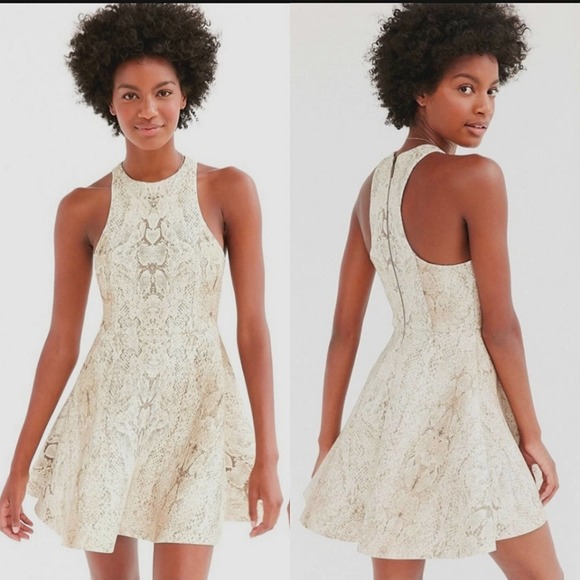 SILENCE + NOISE URBAN OUTFITTERS ROXY SNAKE PRINT SCUBA MINI A-LINE DRESS SZ: XS - Picture 1 of 12